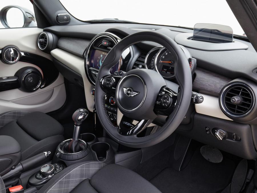  Mini Cooper S 5-Door 2014 года  (UK) (фото 25 из 35)